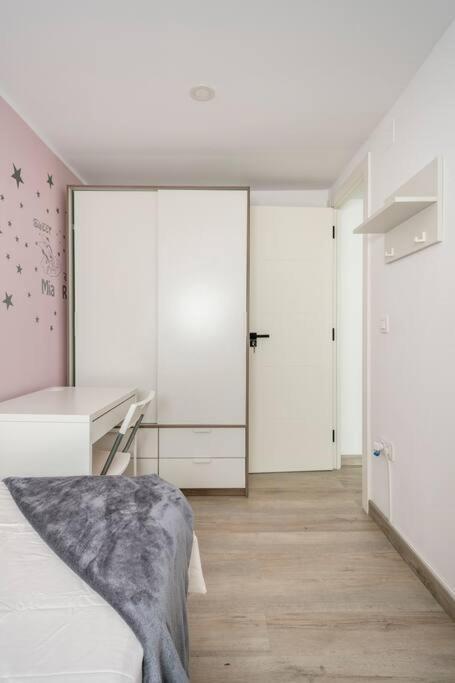 Habitaciones Bonitas Y Comodas L'Hospitalet de Llobregat Exterior photo
