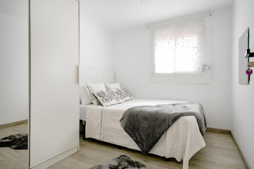 Habitaciones Bonitas Y Comodas L'Hospitalet de Llobregat Exterior photo